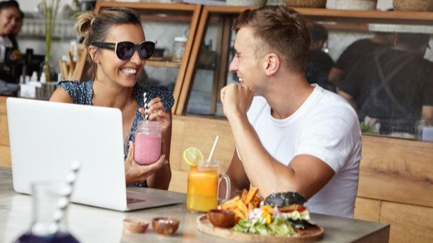 Odoo • Image and Text